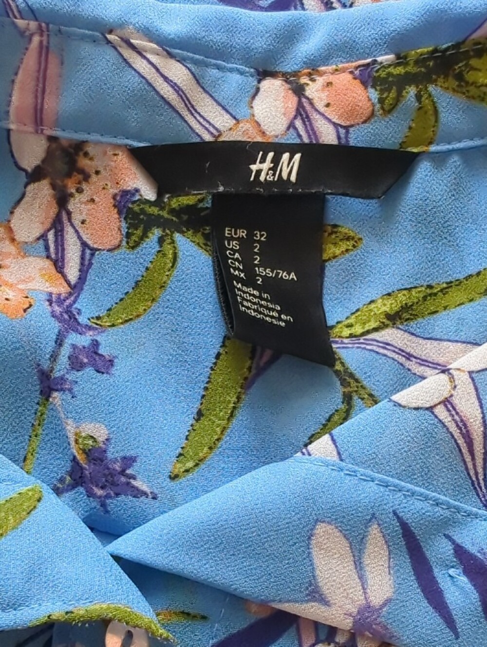 H&M Blue Floral Sleeveless Collared Button Up Blouse Tank Top Shirt SIZE 2 - Picture 3 of 13